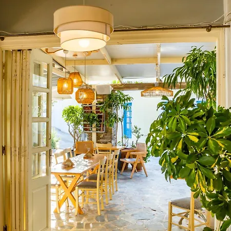 Le Grand Bleu & アパート *