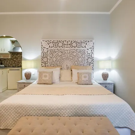 Le Grand Bleu Studios&apartments *