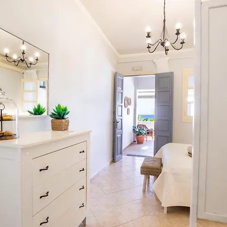 Le Grand Bleu Studios&apartments *