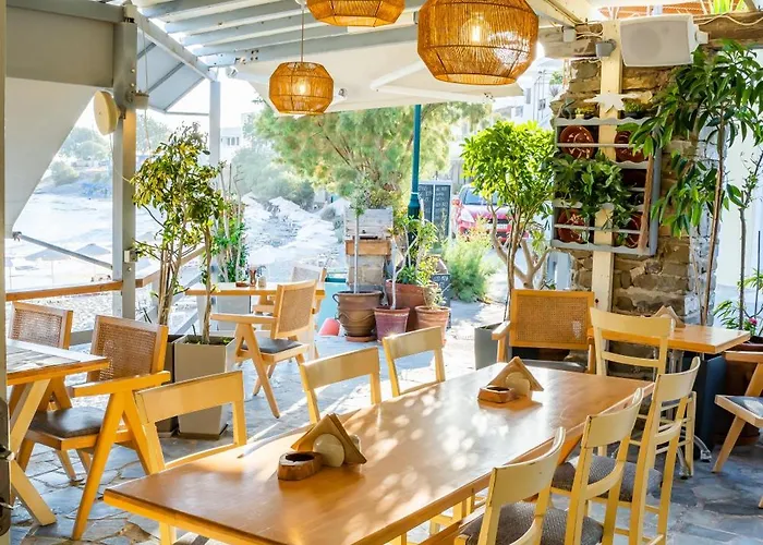 Le Grand Bleu & * Lefkos (Karpathos)